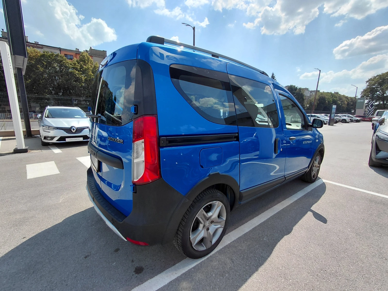 Dacia Dokker 1.5 dCi/95к.с/Stepway, снимка 7 - Автомобили и джипове - 55616043