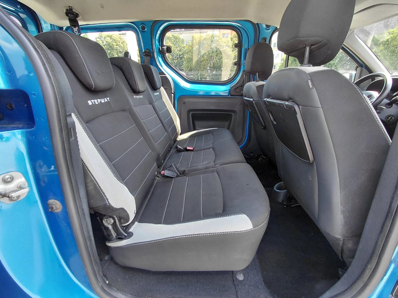 Dacia Dokker 1.5 dCi/95к.с/Stepway, снимка 15 - Автомобили и джипове - 55616043