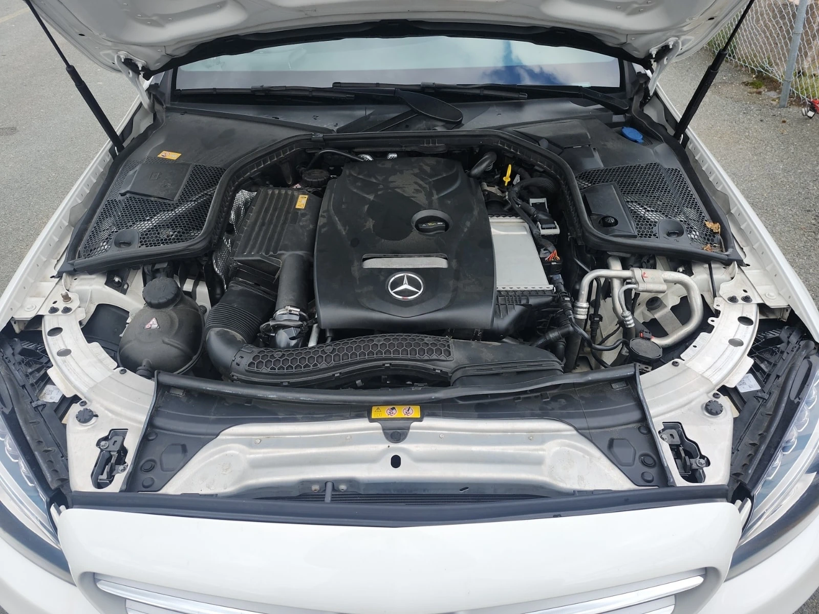 Mercedes-Benz C 300 АМГ ПАКЕ/ 4matic/CARFAX /ФИНАНСИРАНЕ, снимка 17 - Автомобили и джипове - 56013226
