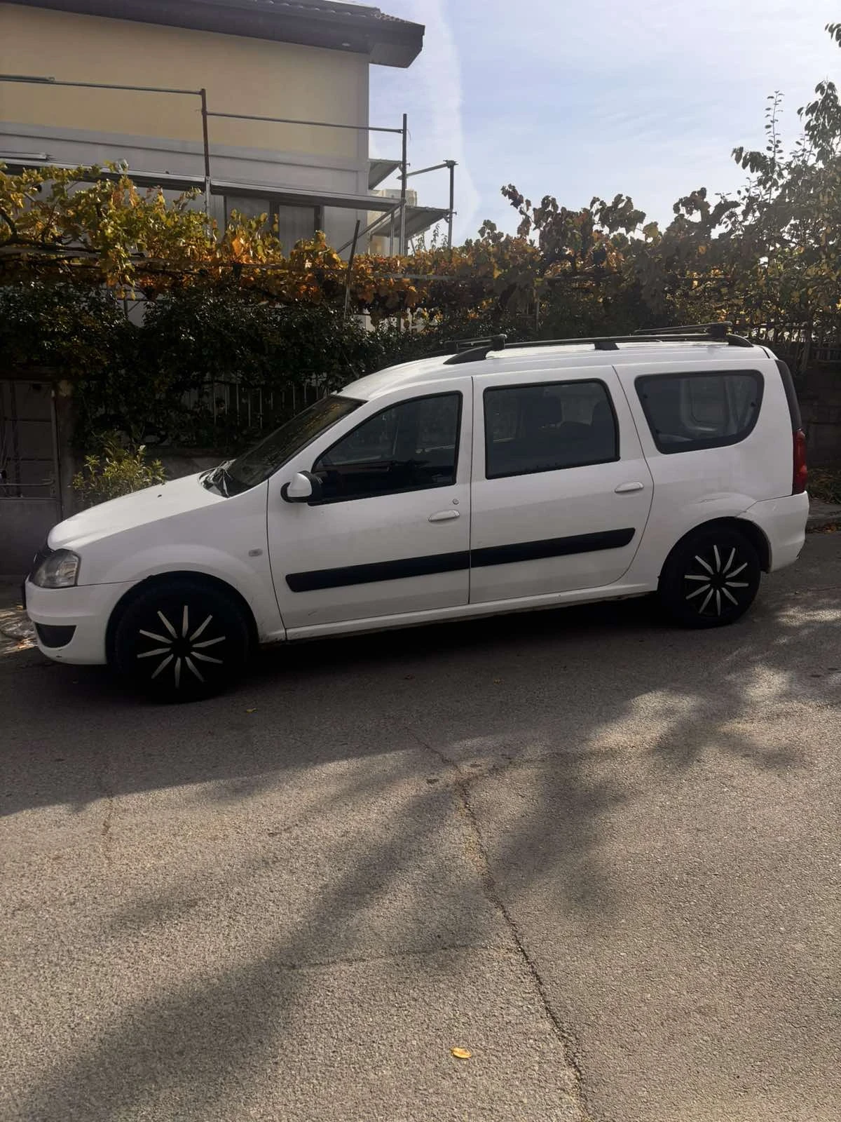 Dacia Logan, снимка 2 - Автомобили и джипове - 56585090