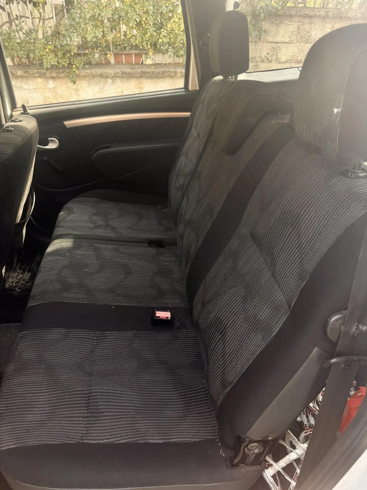 Dacia Logan, снимка 6 - Автомобили и джипове - 56585090