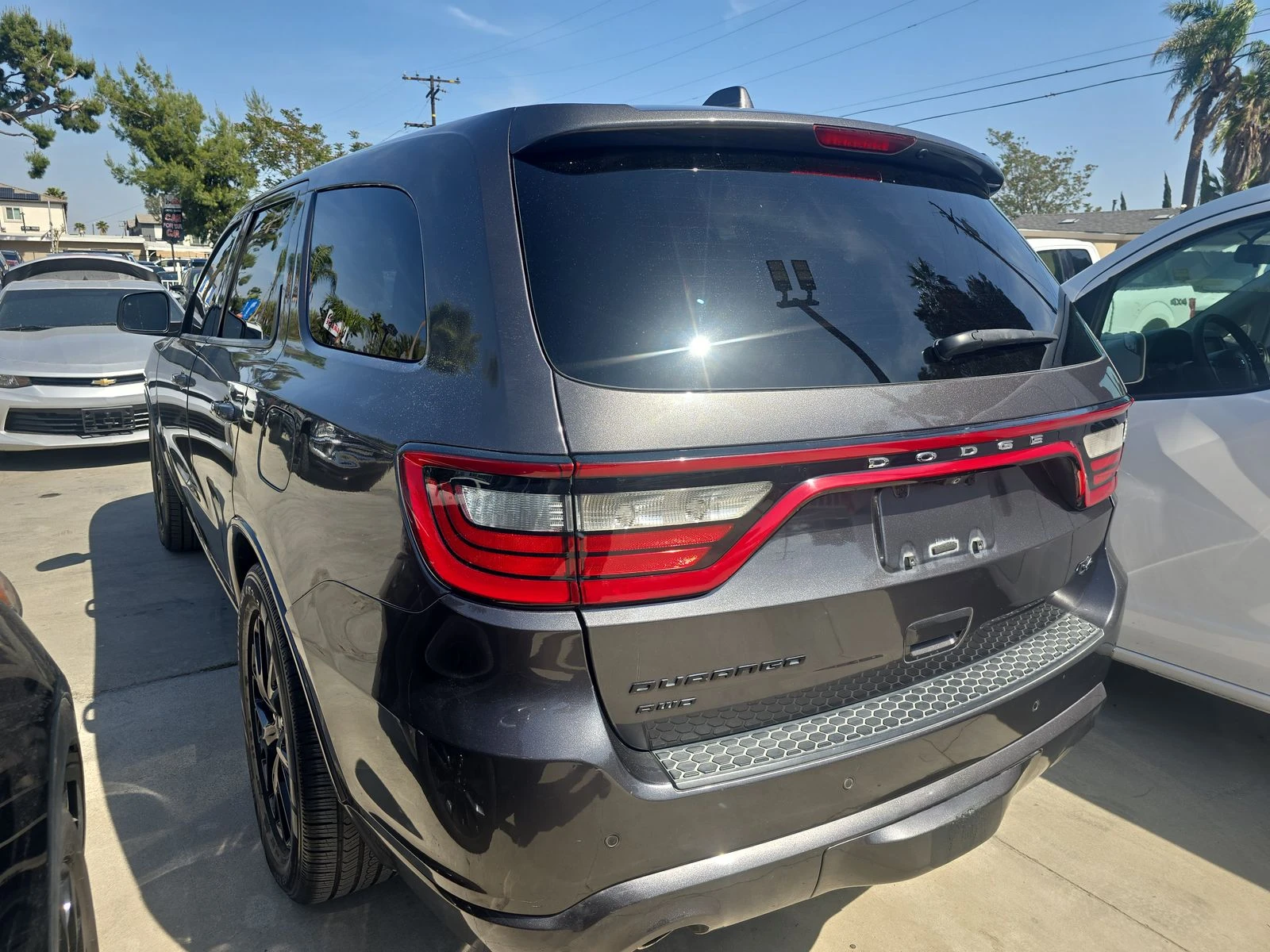 Dodge Durango 5.7 HEMI* AWD* 8ZF* Distronic* Подгрев* Обдух*  - изображение 4