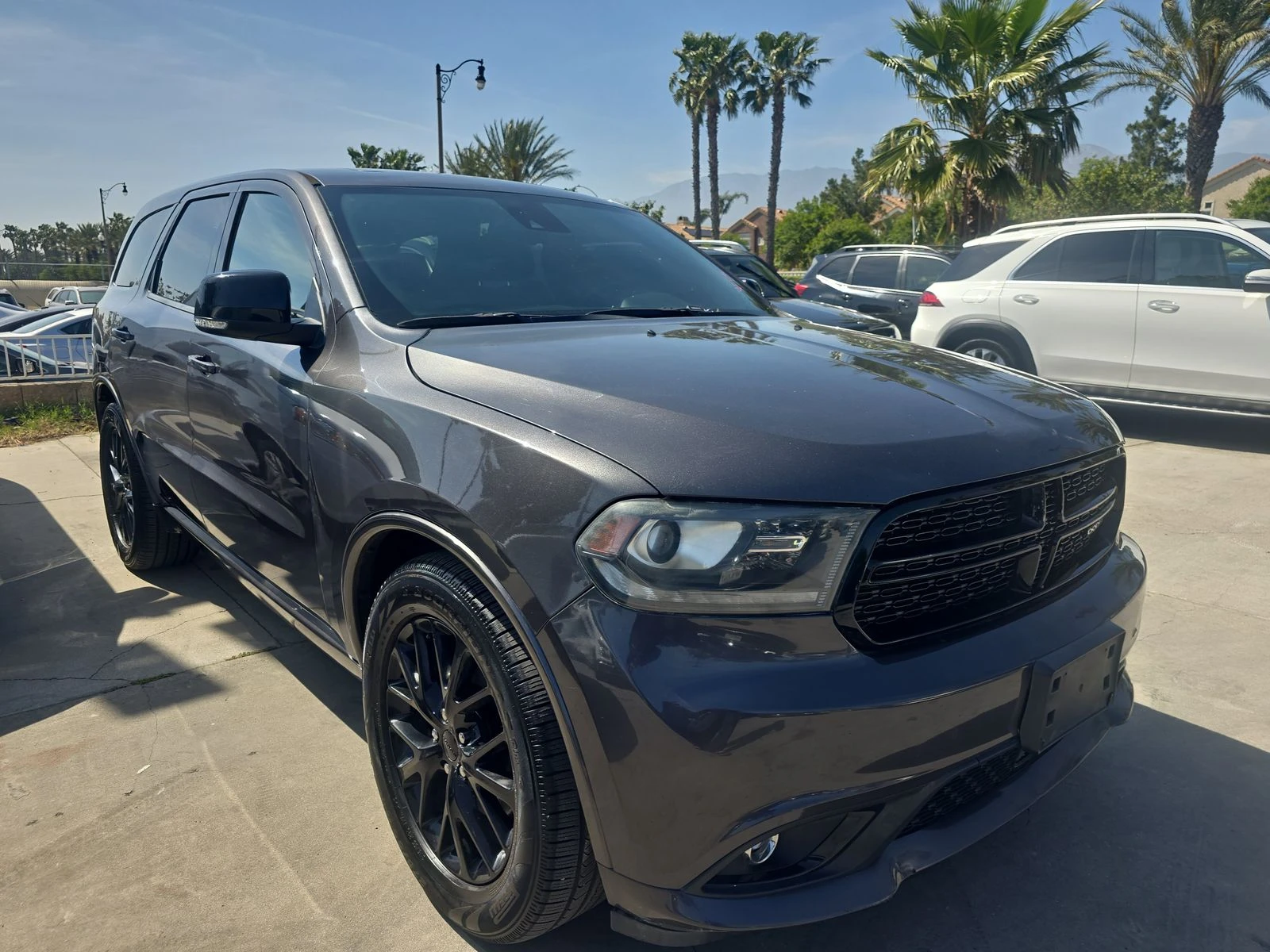 Dodge Durango 5.7 HEMI* AWD* 8ZF* Distronic* Подгрев* Обдух*  - изображение 3
