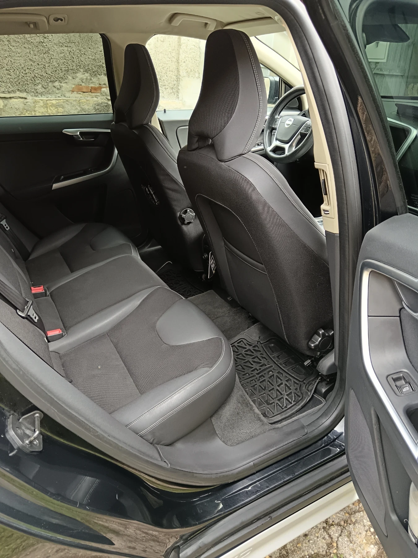 Volvo XC60 D5 AWD  | Mobile.bg   11