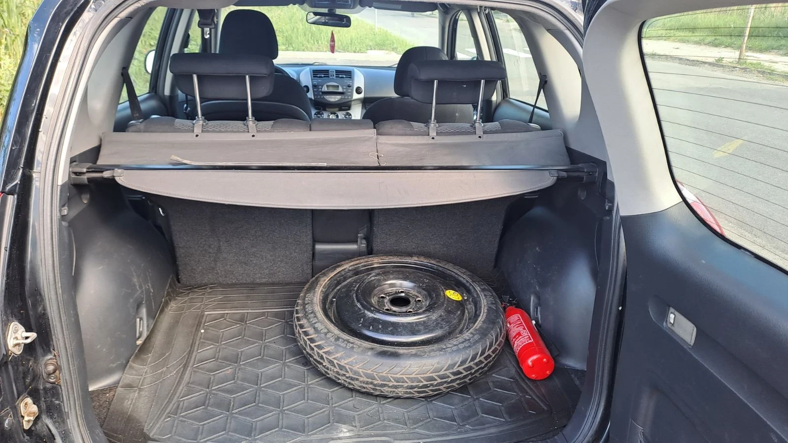 Toyota Rav4 2.2. D-4D - изображение 10
