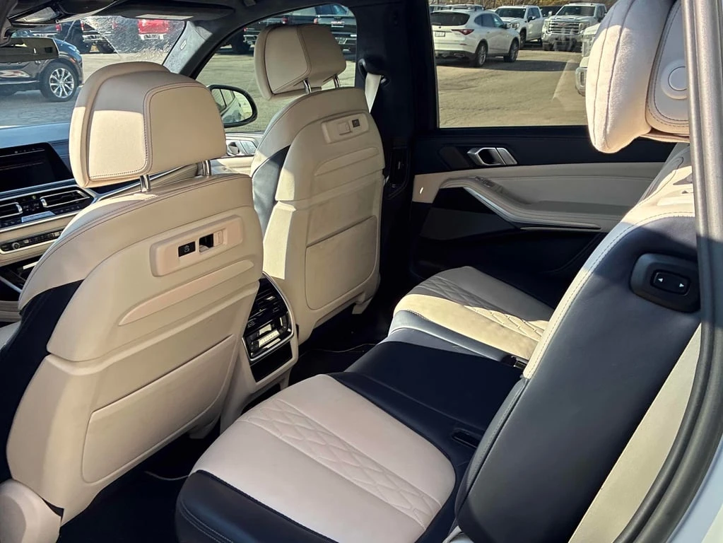 BMW X7  M50i 2022 * CARFAX *    | Mobile.bg   12