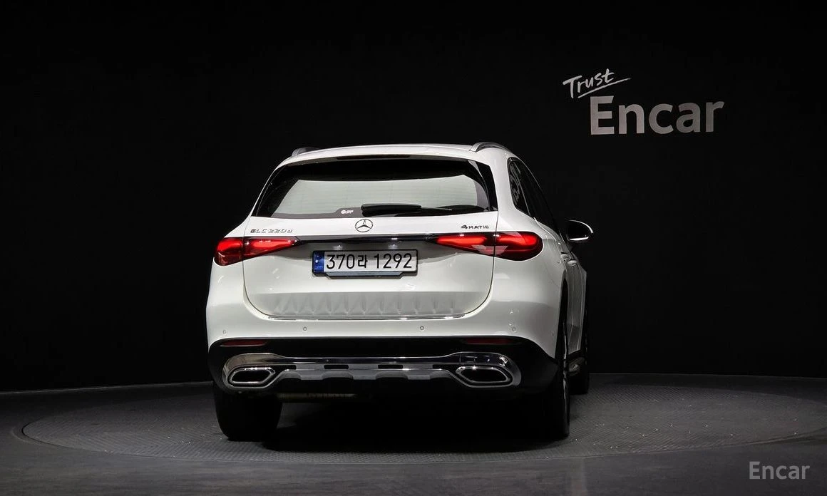 Mercedes-Benz GLC 220 4MATIC* ПАНОРАМА* ПОДГРЕВ* КАМЕРИ* 360* , снимка 4 - Автомобили и джипове - 54100754