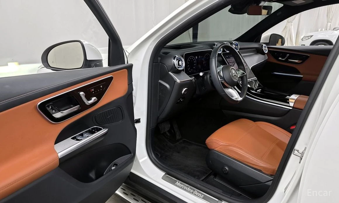 Mercedes-Benz GLC 220 4MATIC* ПАНОРАМА* ПОДГРЕВ* КАМЕРИ* 360* , снимка 7 - Автомобили и джипове - 54100754