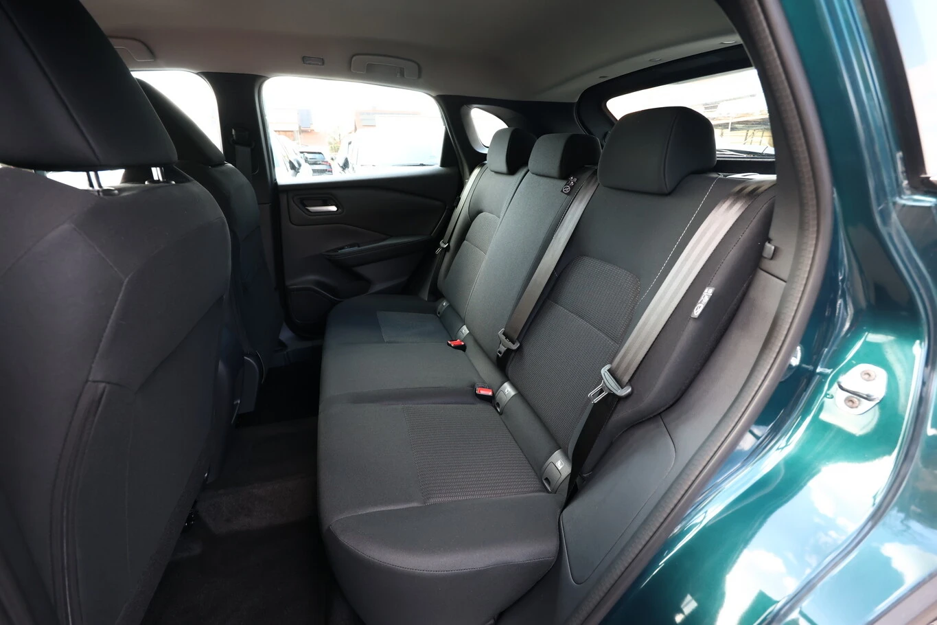 Nissan Qashqai, снимка 9 - Автомобили и джипове - 54341257