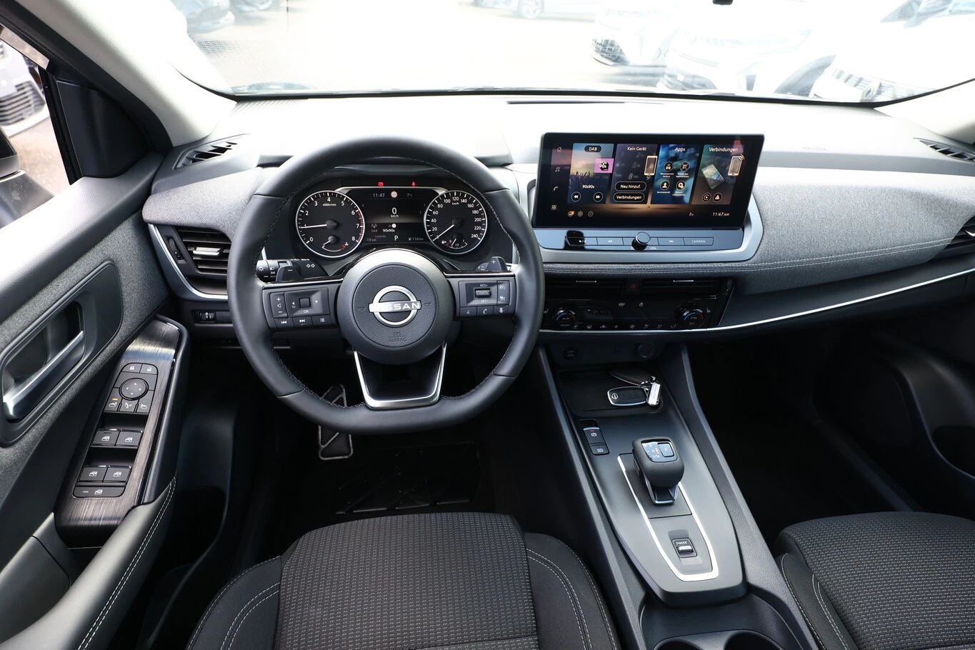 Nissan Qashqai, снимка 6 - Автомобили и джипове - 54341257