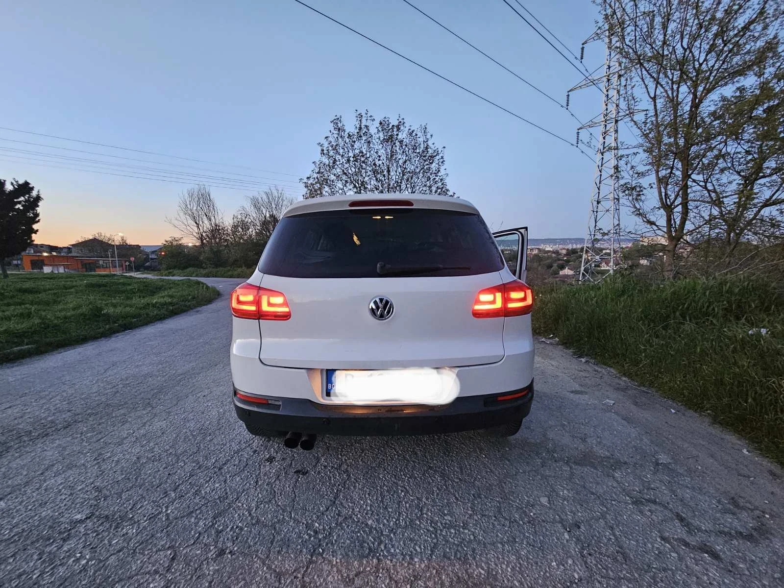 VW Tiguan, снимка 4 - Автомобили и джипове - 54458117