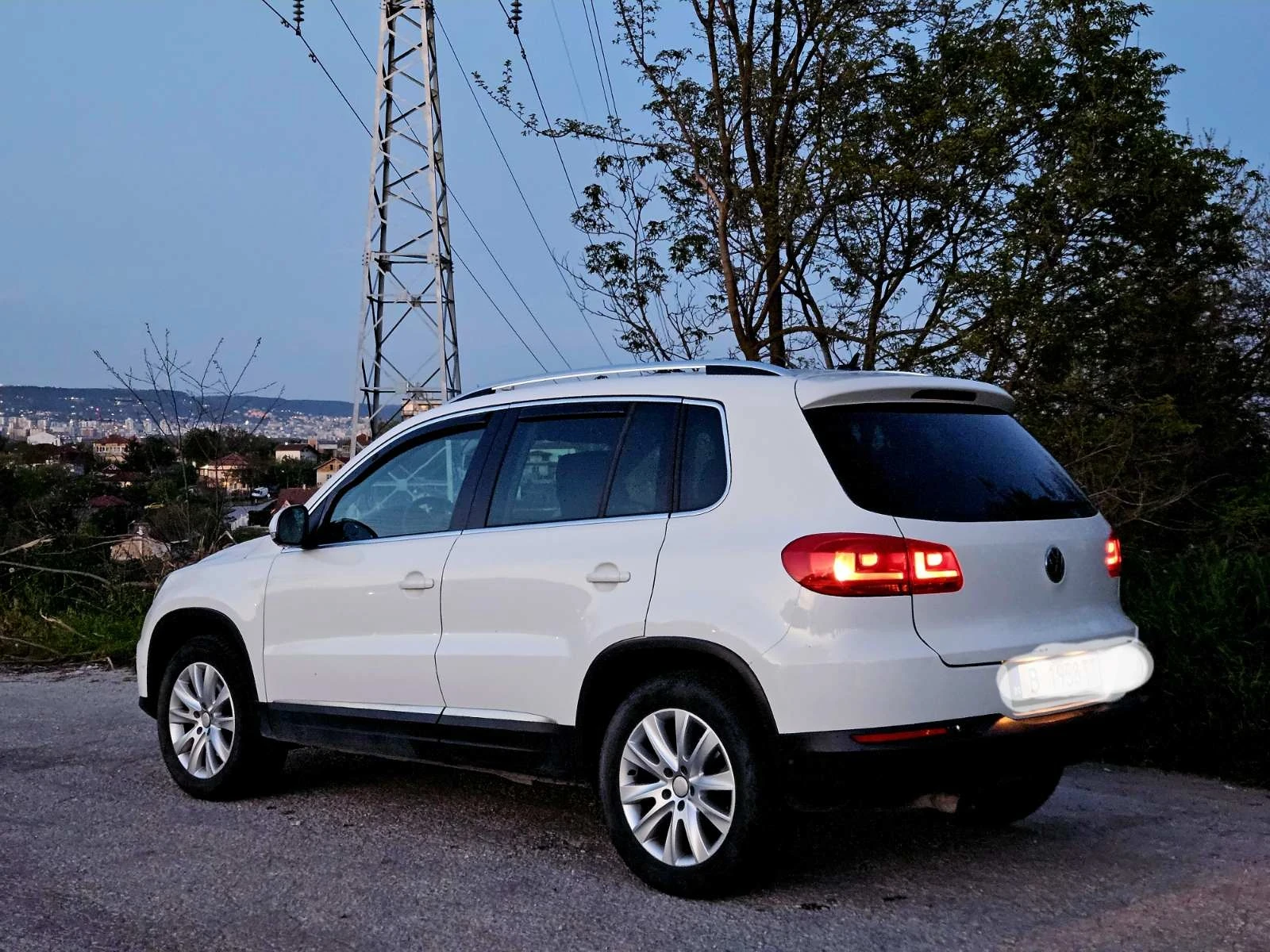 VW Tiguan, снимка 3 - Автомобили и джипове - 54458117