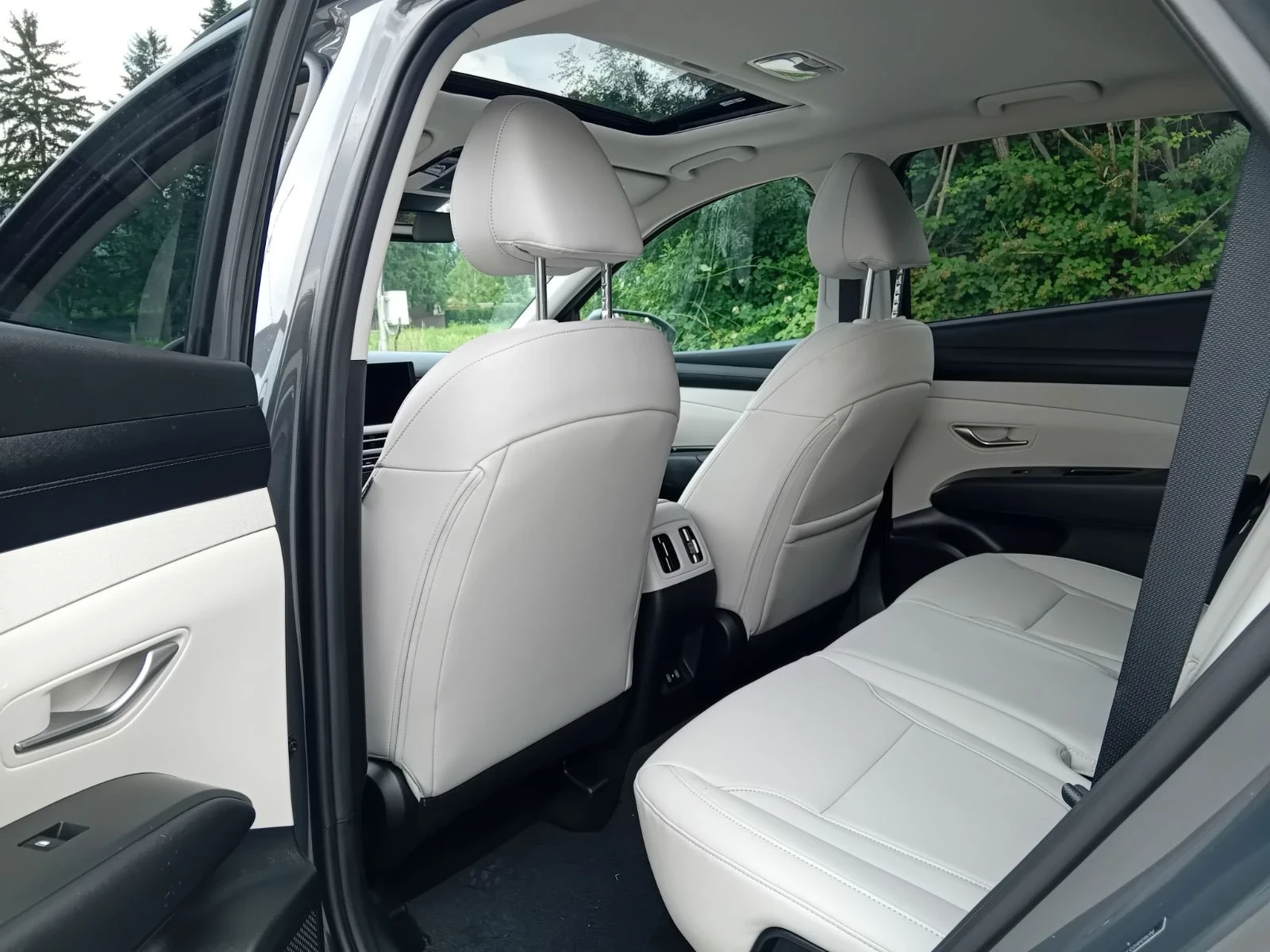 Hyundai Tucson 4x4 16000 KM/Panorama/Widescreen, снимка 11 - Автомобили и джипове - 55015005