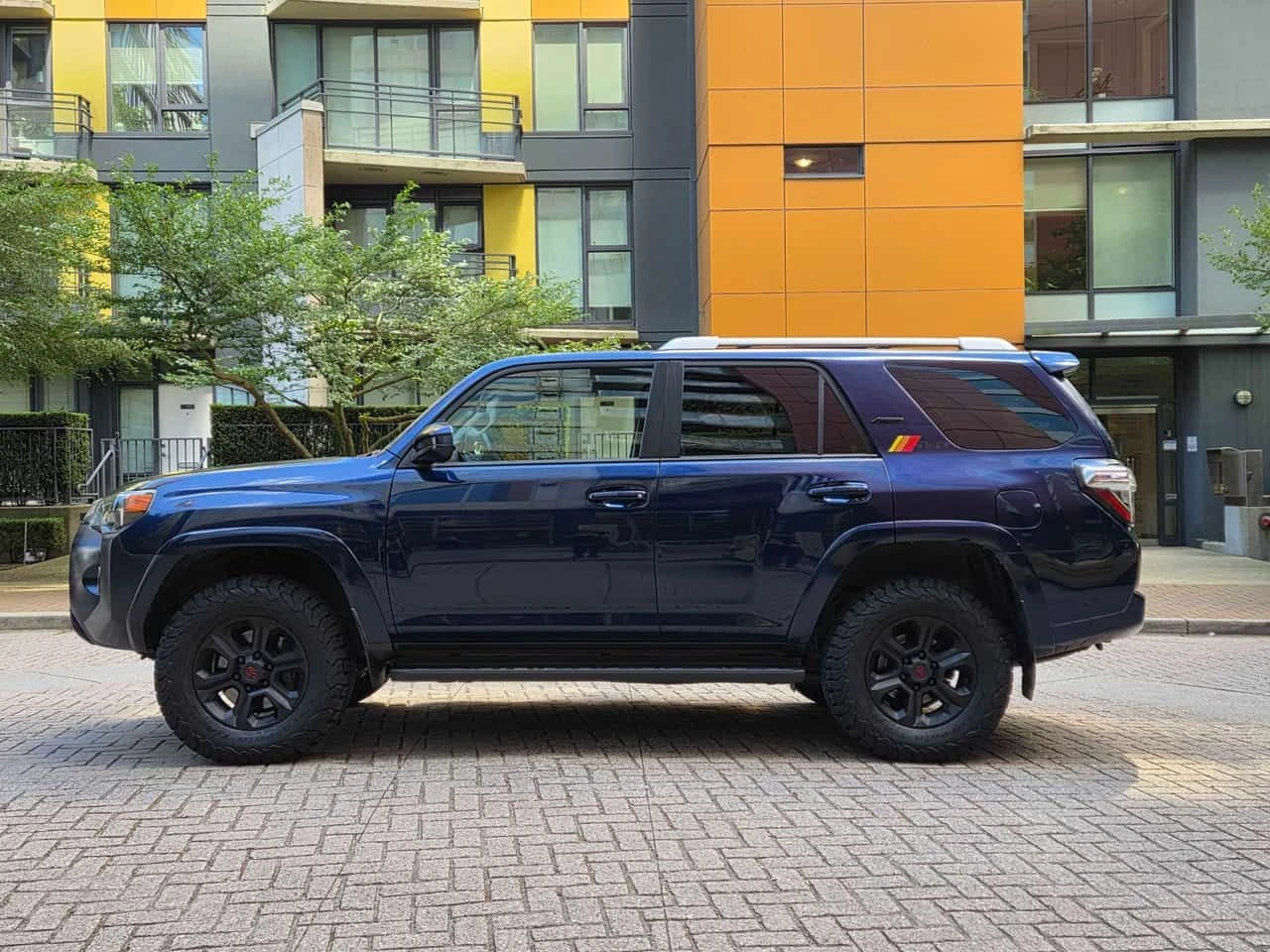 Toyota 4runner 4WD 4dr V6 SR5 * CARFAX * БЕЗ ПЪРВОНАЧАЛНА ВНОСКA, снимка 2 - Автомобили и джипове - 55085071
