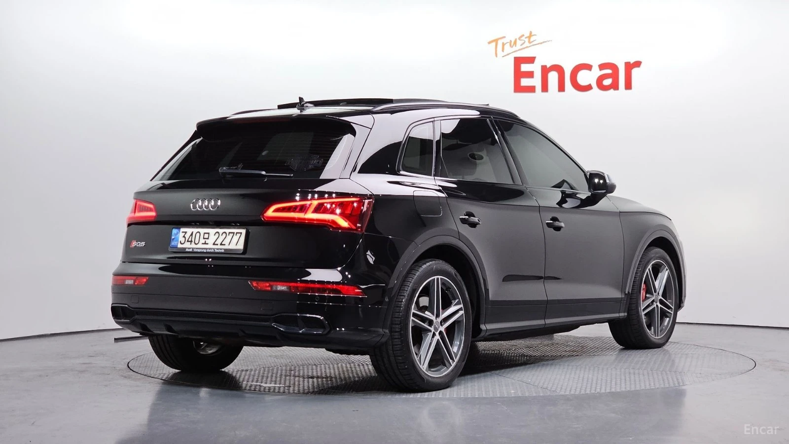 Audi SQ5 3.0 TDI QUATTRO* HUD* КОЖА* НАВИ* ПАНО, снимка 2 - Автомобили и джипове - 55450390