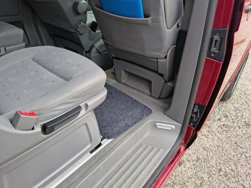 VW T5 1.9tdi 105 мултиван, снимка 17 - Бусове и автобуси - 52041981