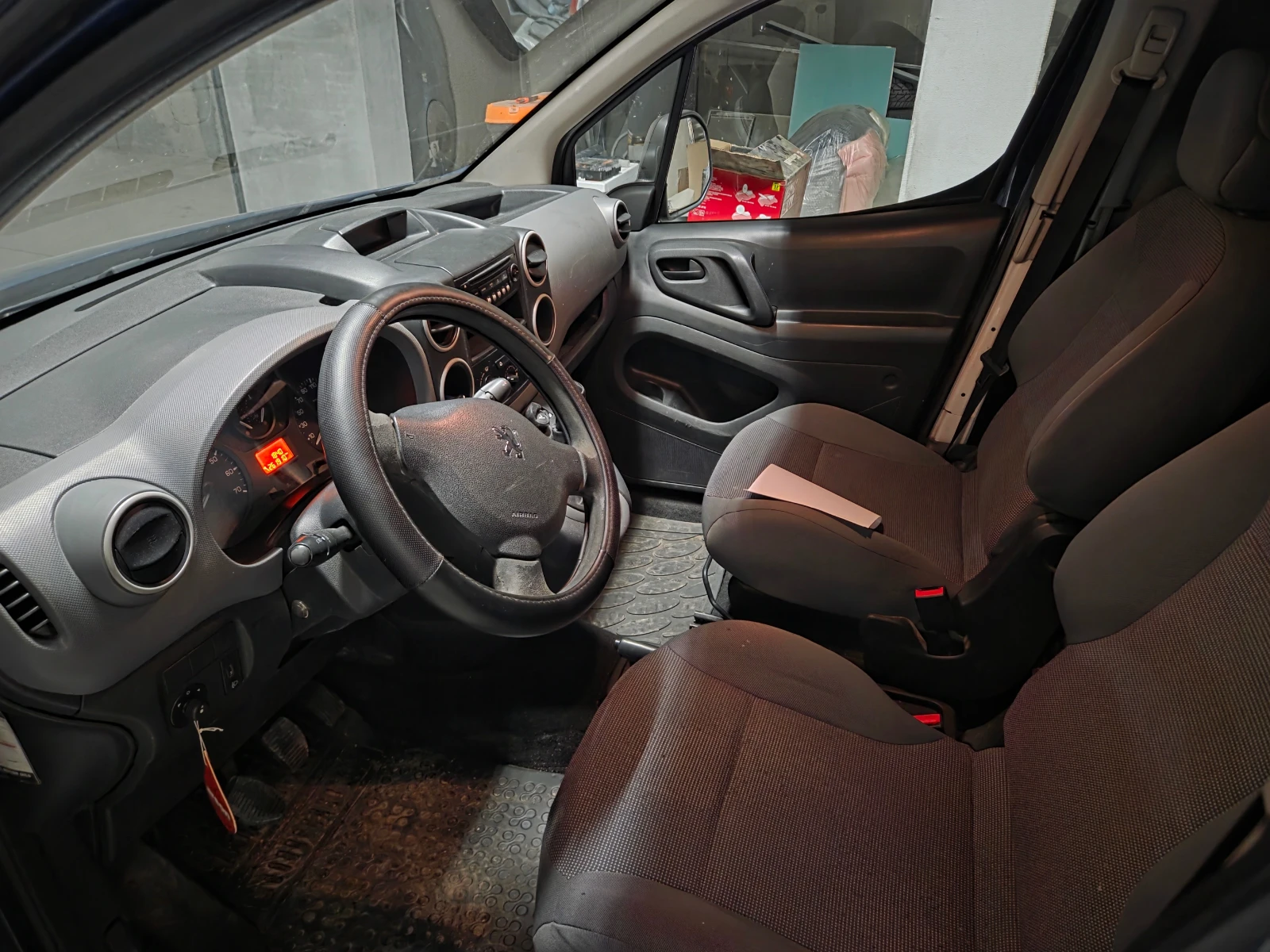 Peugeot Partner 1.6HDI, снимка 7 - Бусове и автобуси - 54299702