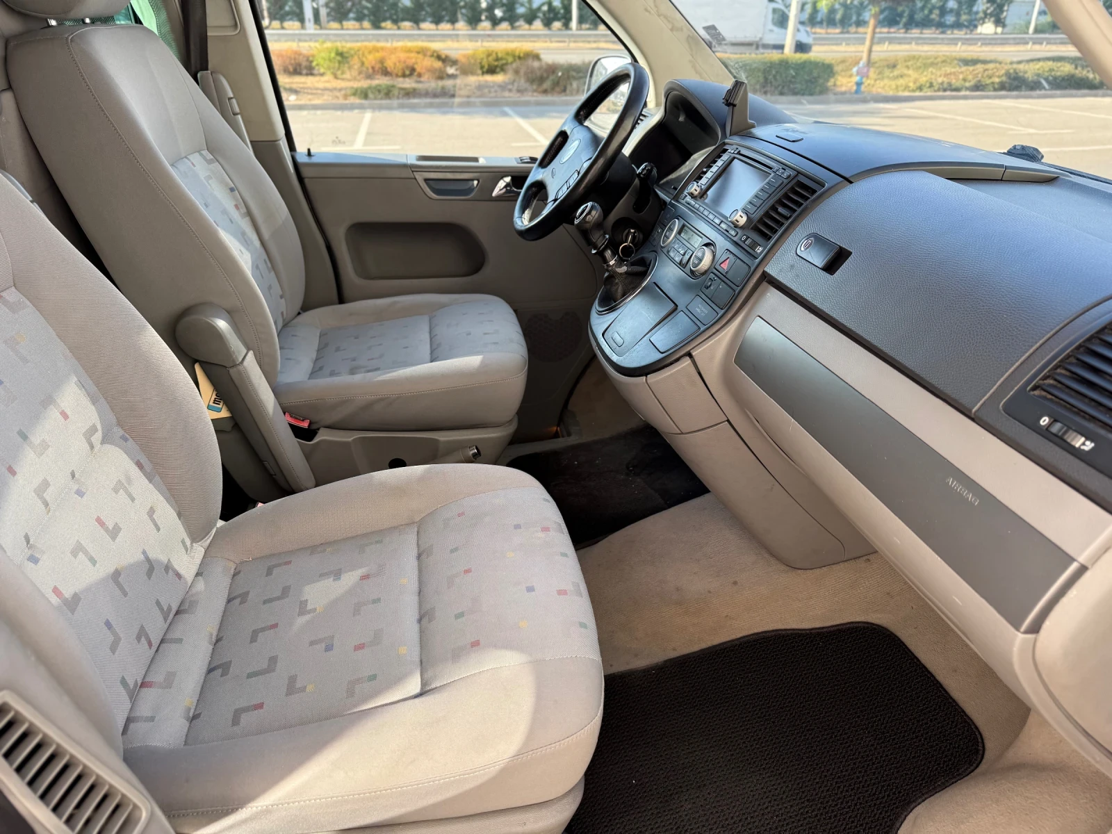 VW Multivan 4Motion+ 2, 5TDI+ Подгрев+ 7места+ Теглич, снимка 9 - Бусове и автобуси - 56255628