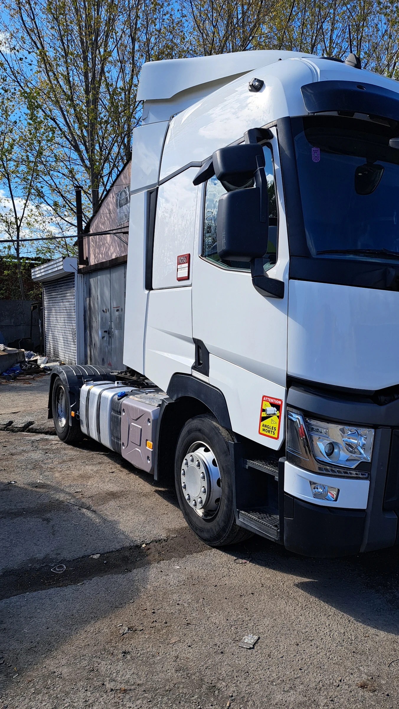 Renault T  - изображение 2