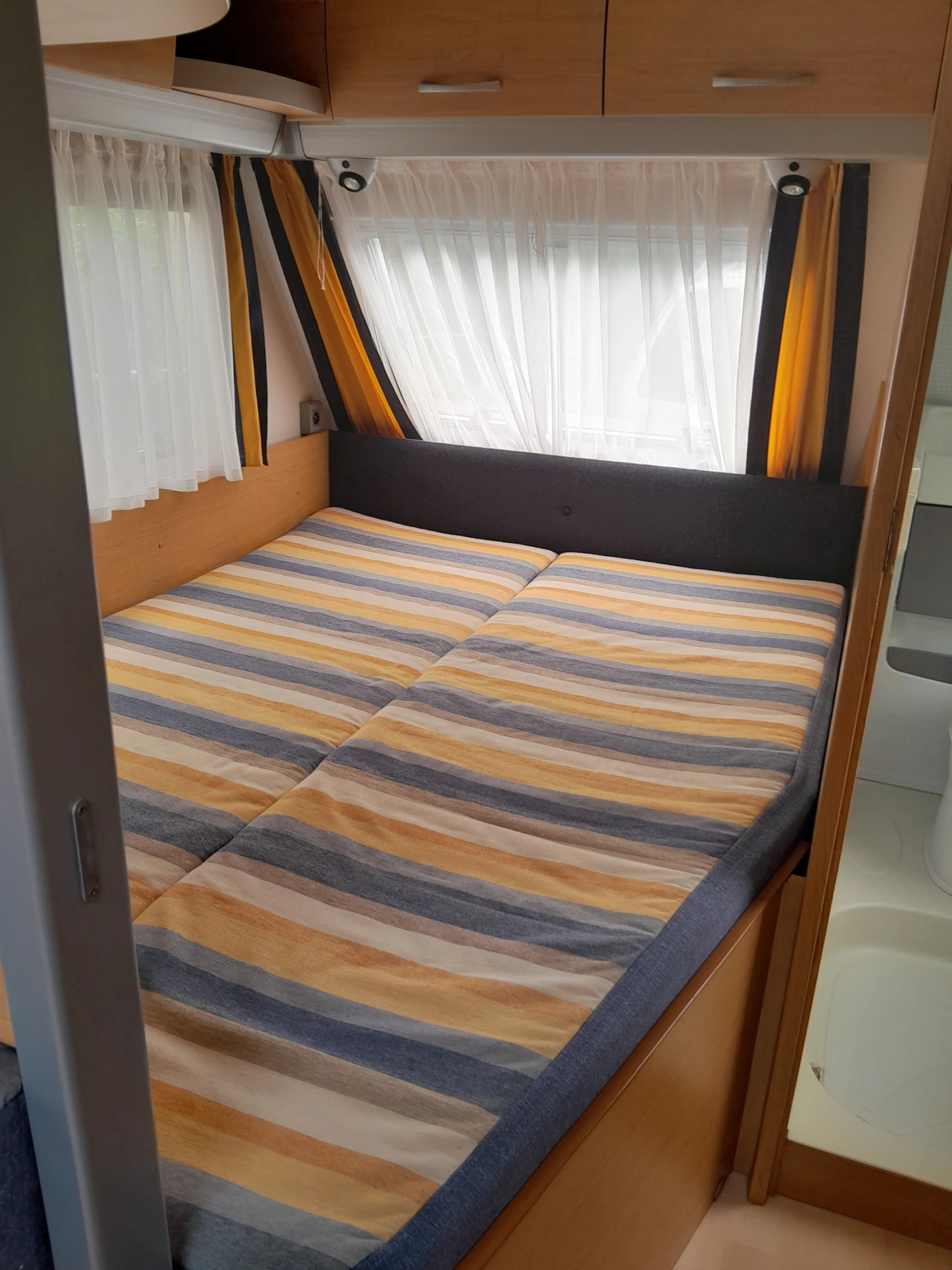 Каравана Knaus 400 SUDWIND - изображение 9