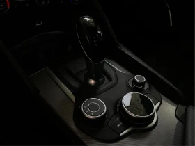Alfa Romeo Giulia 2.0T TI AWD / PANO / BLACK / HARMAN-KARDON | Auto.bg — изображение 14