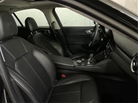 Alfa Romeo Giulia 2.0T TI AWD / PANO / BLACK / HARMAN-KARDON | Auto.bg — изображение 15