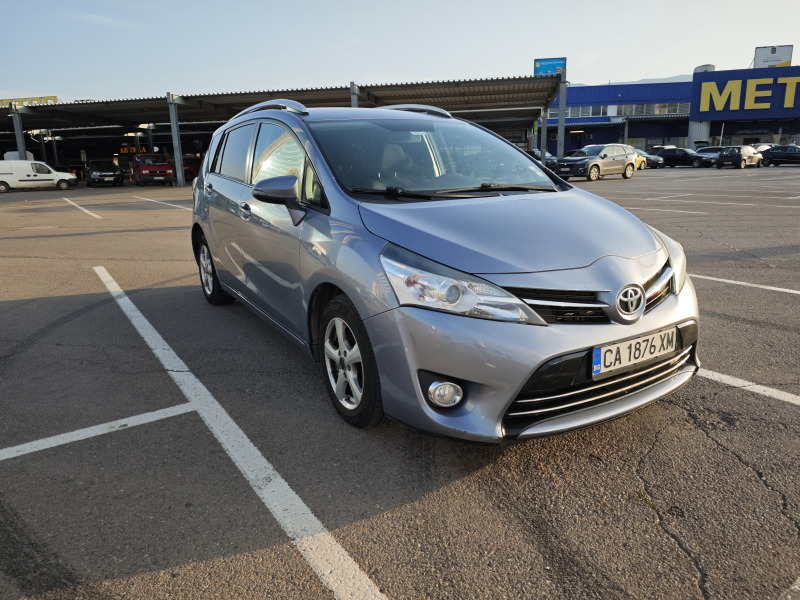 Toyota Verso 2.0 D4D 7 Места, снимка 11 - Автомобили и джипове - 45837028