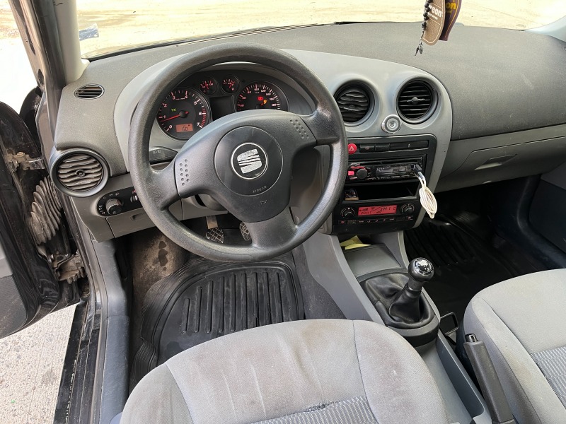 Seat Ibiza 1.4, снимка 9 - Автомобили и джипове - 46462725