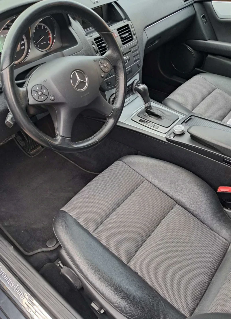 Mercedes-Benz C 180 2011г., Автомат , снимка 9 - Автомобили и джипове - 47475331