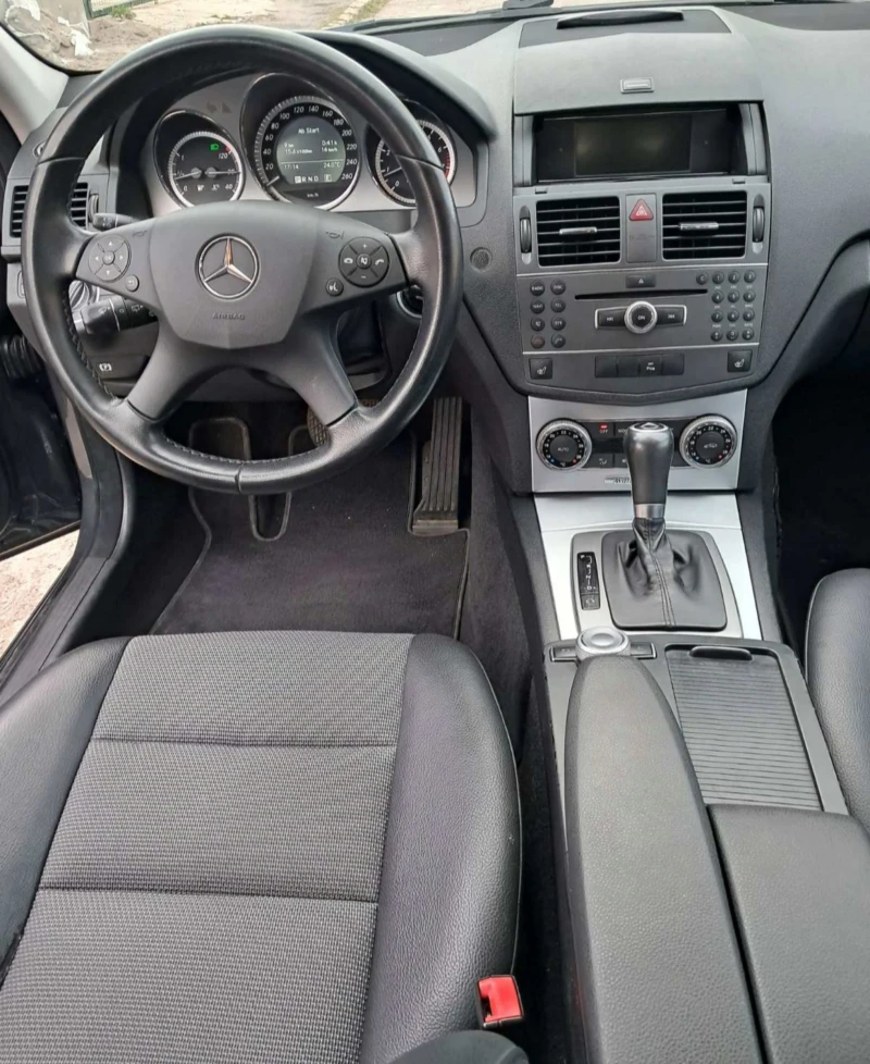 Mercedes-Benz C 180 2011г., Автомат , снимка 11 - Автомобили и джипове - 47475331