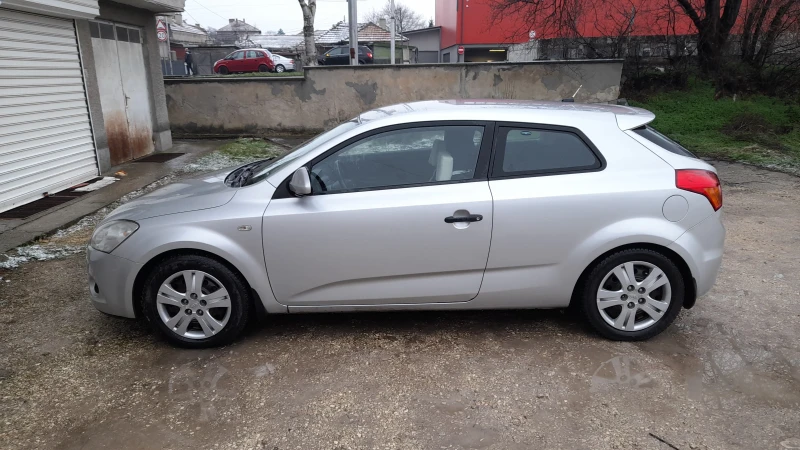 Kia Ceed 1.4, снимка 2 - Автомобили и джипове - 48638795