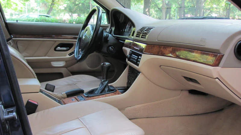 BMW 525 TDS, снимка 8 - Автомобили и джипове - 49690357