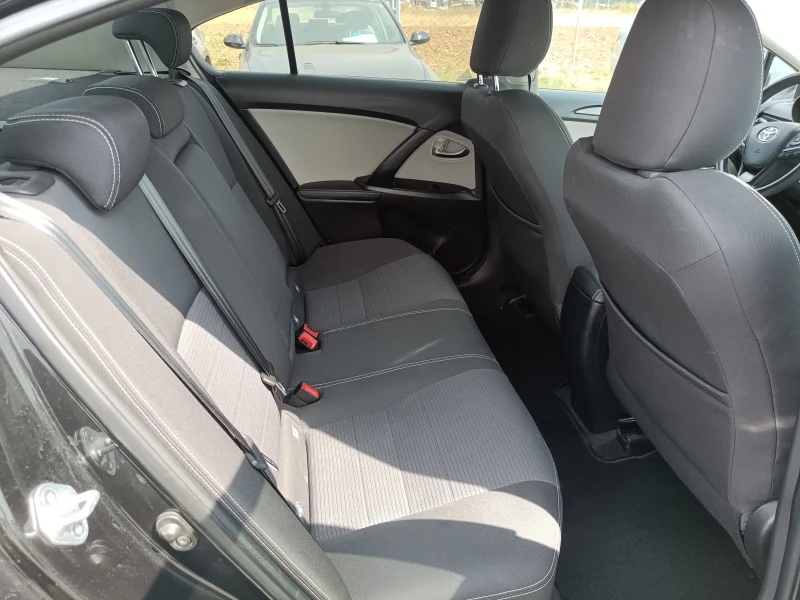 Toyota Avensis 2.0D4D , снимка 14 - Автомобили и джипове - 51683073