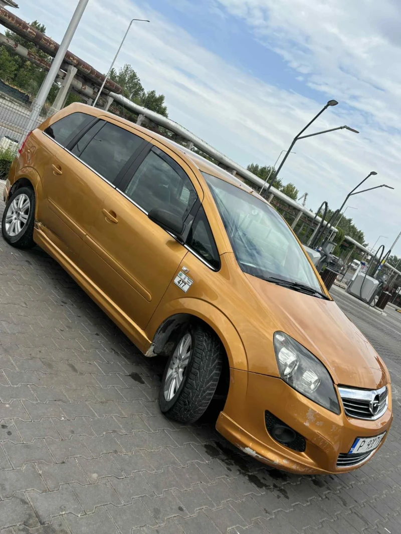 Opel Zafira 1.6 Газ/Метан, снимка 4 - Автомобили и джипове - 51693253