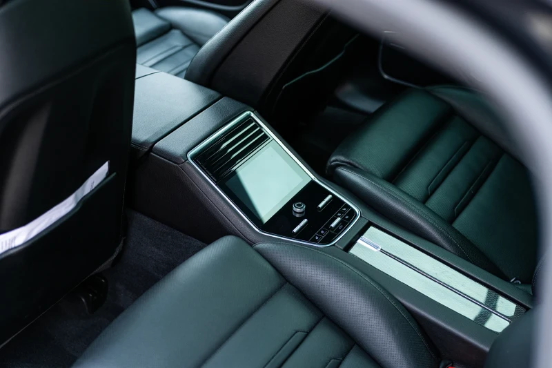 Porsche Panamera 4s, снимка 9 - Автомобили и джипове - 51920647