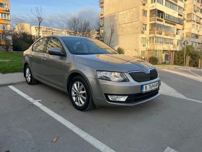 Skoda Octavia 2.0 TDI DSG, снимка 2 - Автомобили и джипове - 52631991