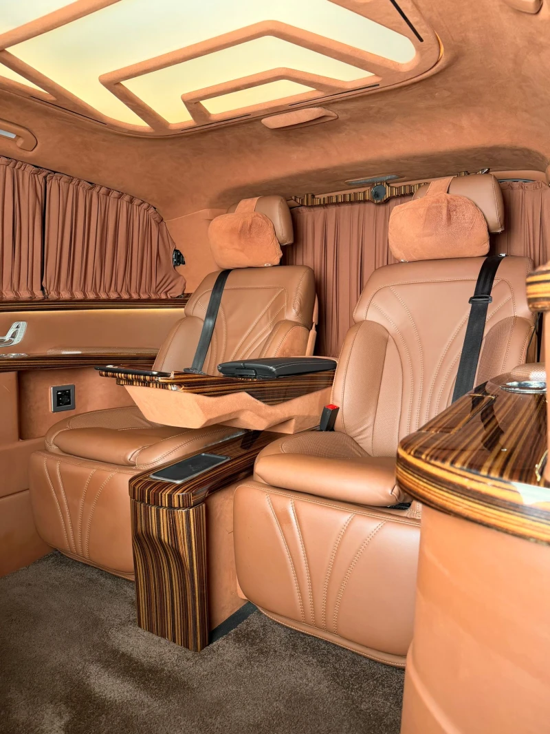 Mercedes-Benz V 300 AMG* 4Matic* Luxury* VIP* TV, снимка 12 - Автомобили и джипове - 52830146