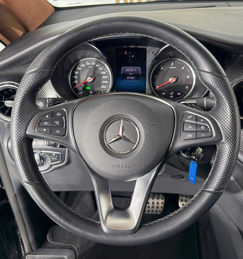 Mercedes-Benz V 300 AMG* 4Matic* Luxury* VIP* TV, снимка 16 - Автомобили и джипове - 52830146