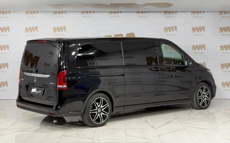 Mercedes-Benz V 300 AMG* 4Matic* Luxury* VIP* TV, снимка 3 - Автомобили и джипове - 52830146
