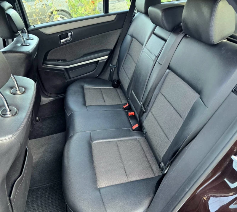 Mercedes-Benz E 250 AVANTGARDE/LED, снимка 13 - Автомобили и джипове - 53270920