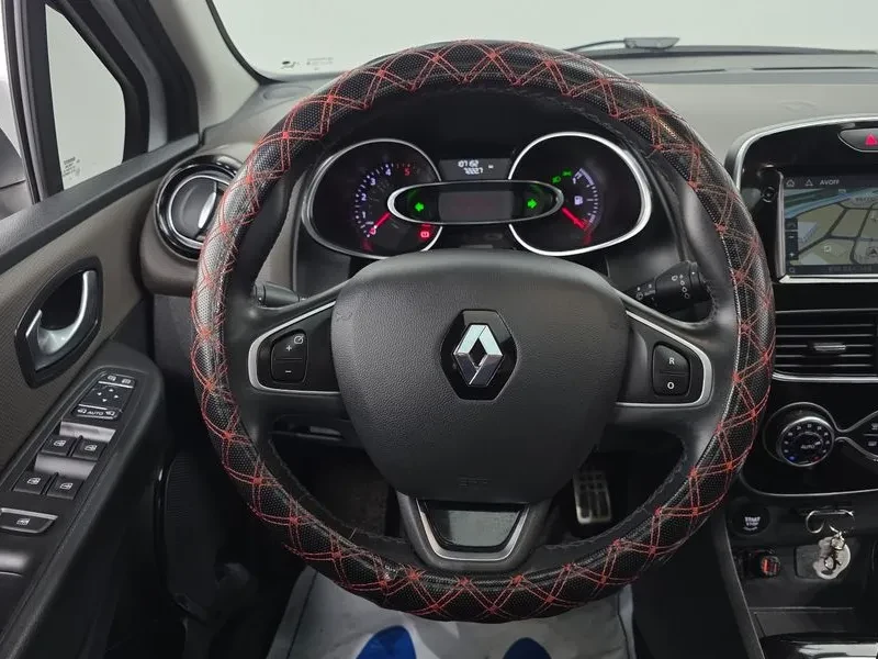 Renault Clio INTENSE PANORAMIC, снимка 13 - Автомобили и джипове - 55117457