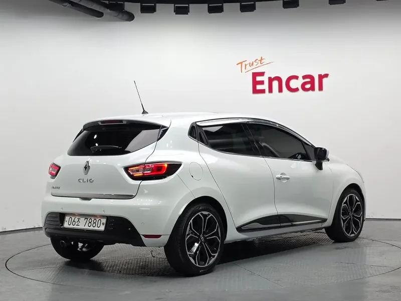 Renault Clio INTENSE PANORAMIC, снимка 2 - Автомобили и джипове - 55117457