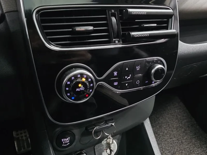Renault Clio INTENSE PANORAMIC, снимка 15 - Автомобили и джипове - 55117457