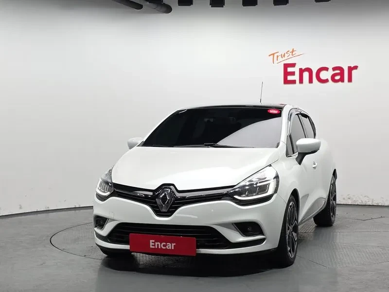 Renault Clio INTENSE PANORAMIC, снимка 3 - Автомобили и джипове - 55117457