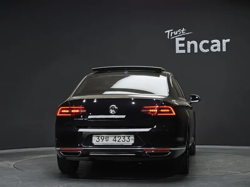 VW Passat 2.0 Tdi Premium - САМО 30% АВАНС, снимка 4 - Автомобили и джипове - 55483469