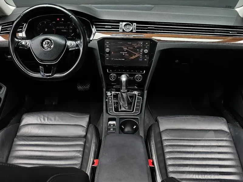 VW Passat 2.0 Tdi Premium - САМО 30% АВАНС, снимка 7 - Автомобили и джипове - 55483469