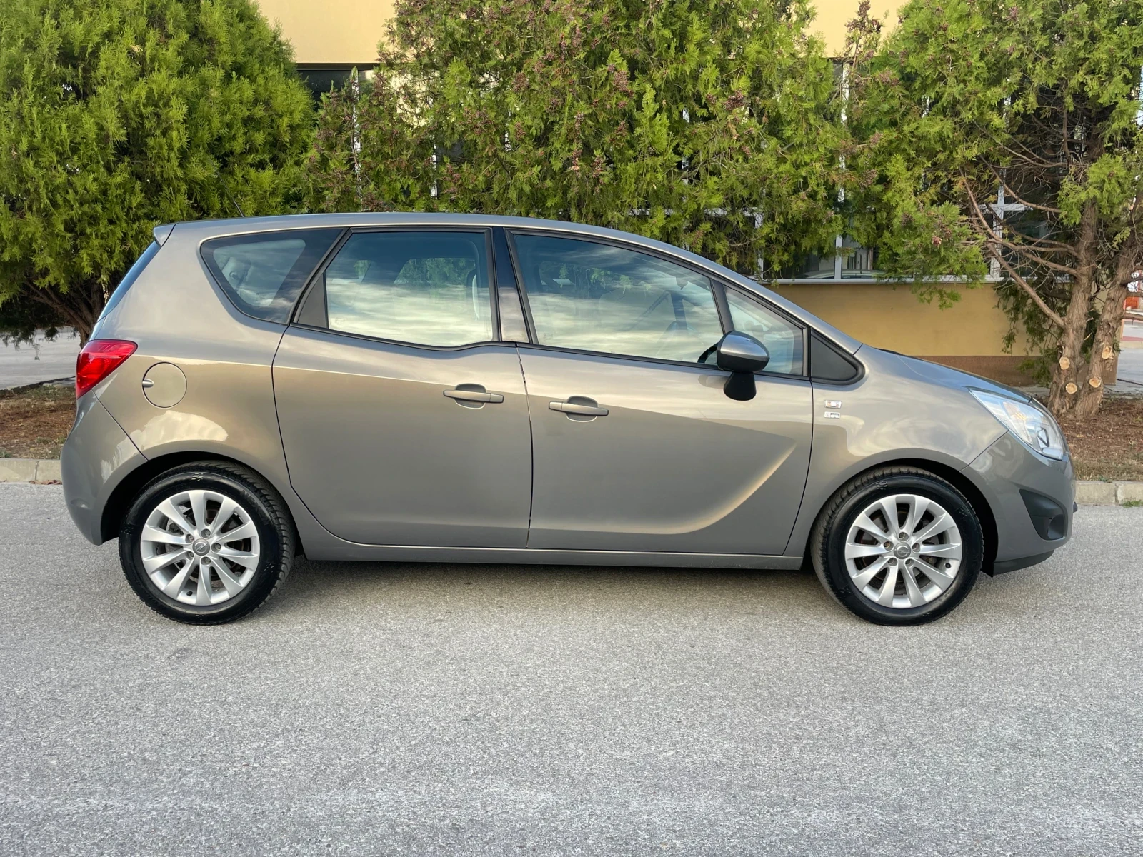 Opel Meriva 1.3CDTi 95к.с. COSMO ГЕРМАНИЯ - изображение 7