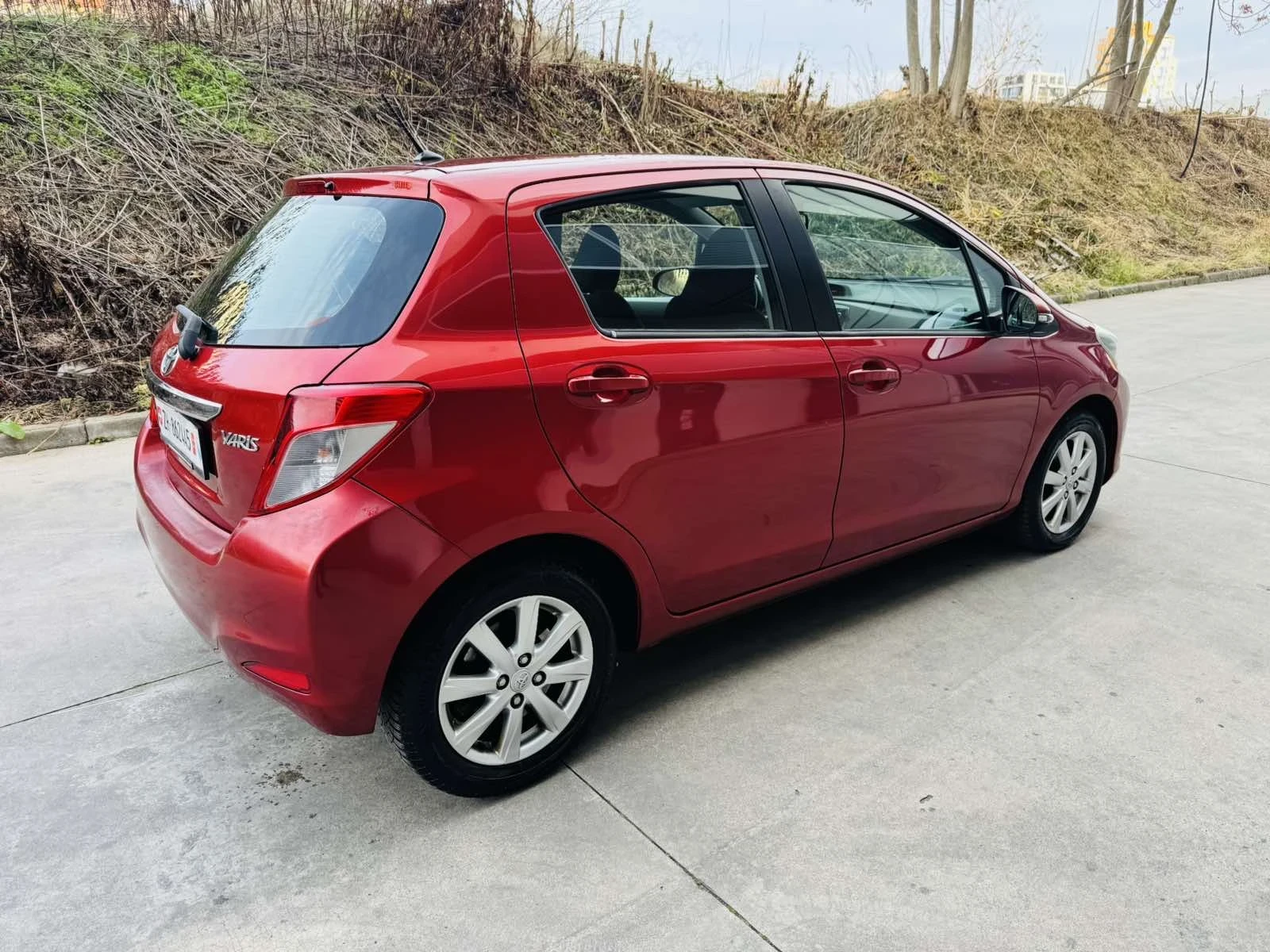 Toyota Yaris 1.3i Swiss - изображение 5