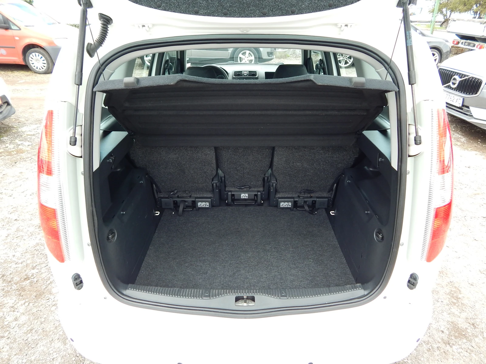 Skoda Roomster 1.2i* 109000km* ОТЛИЧНА*  - изображение 8