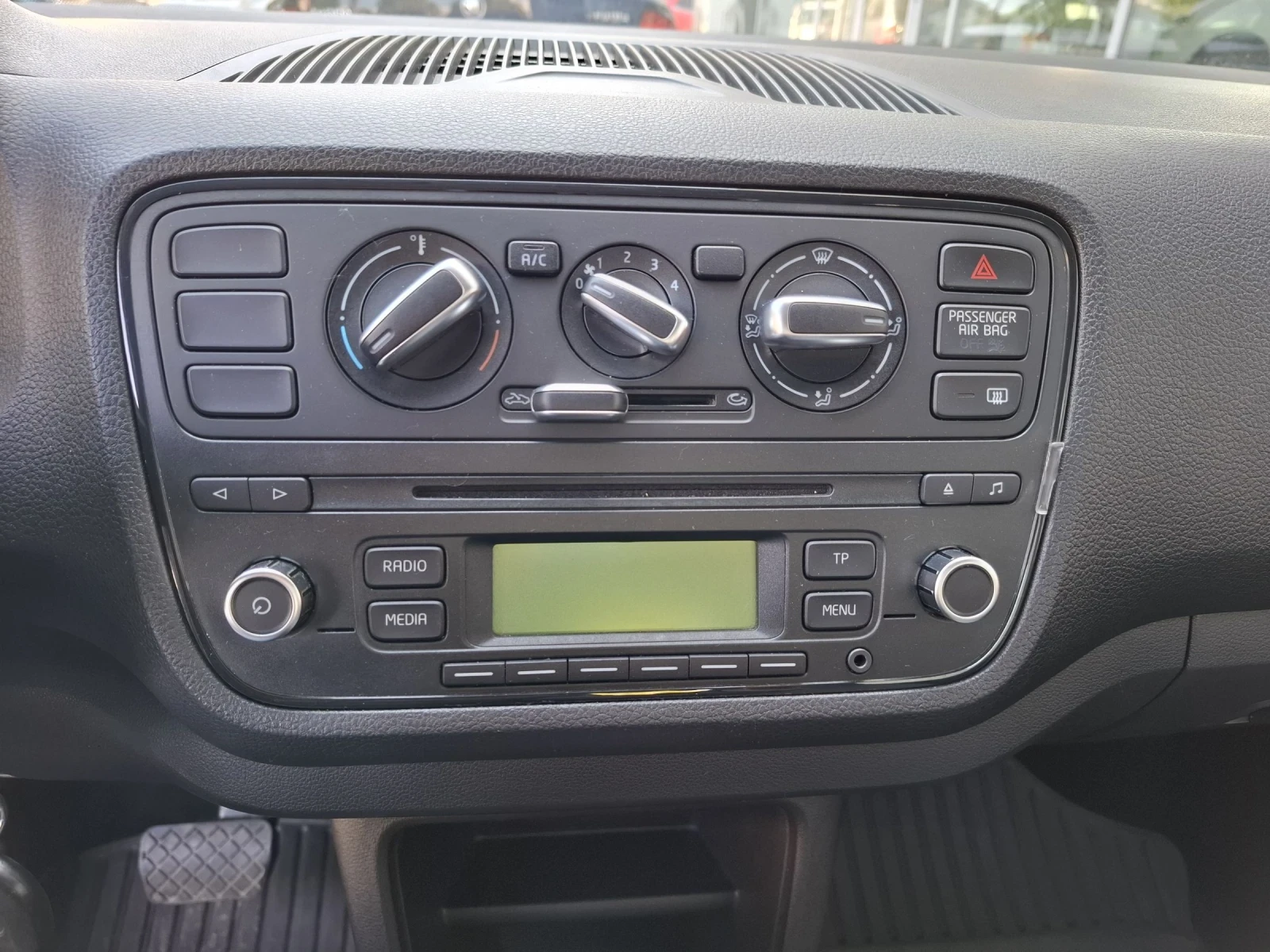 Skoda Citigo 1.0 MPI - изображение 7